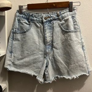 Billabong high waisted shorts 🌼